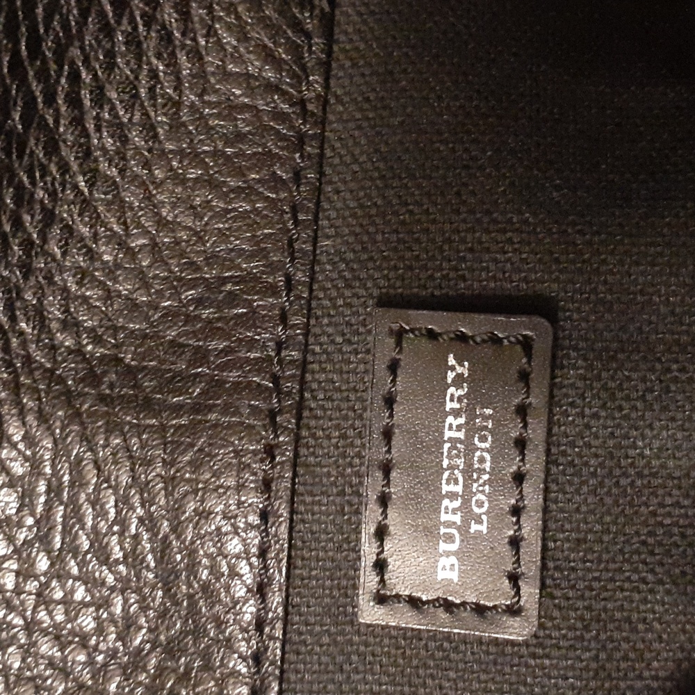 BURBERRY BLACK LEATHER CLUTCH WITH TOGGLE EUC - Picture 13 of 13